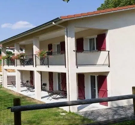 Le Mas De Servant Roulottes Et D'hotes Bed & Breakfast 3*