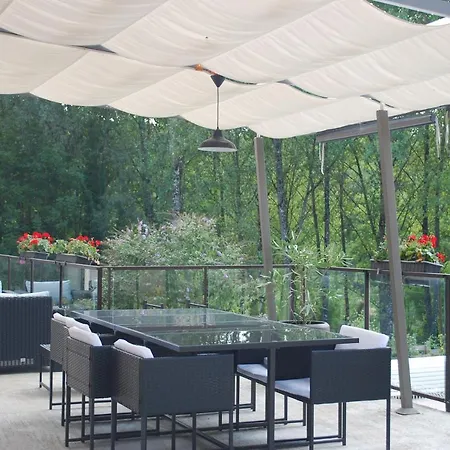 De Servant Roulottes Et D'hotes 3* Auberives-en-Royans