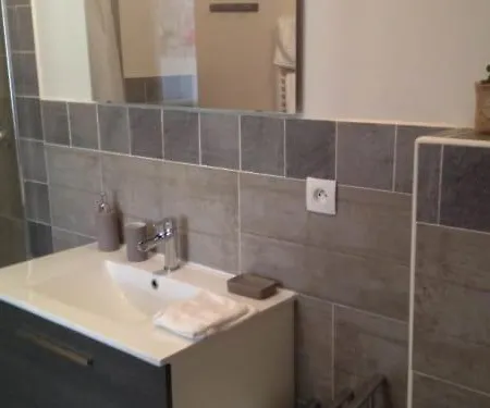 De Servant Roulottes Et D'hotes 3* Auberives-en-Royans